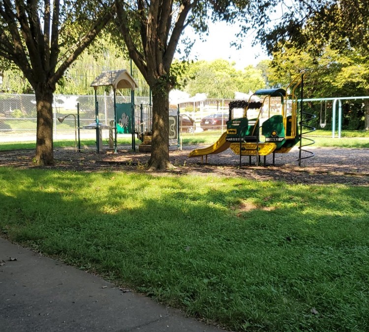 allencrest-playground-photo